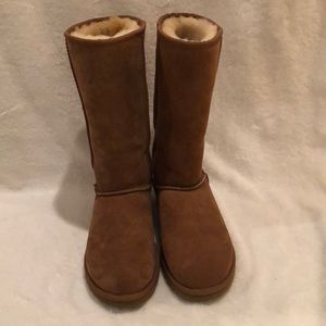 ⚠️SOLD⚠️ Tall UGGs